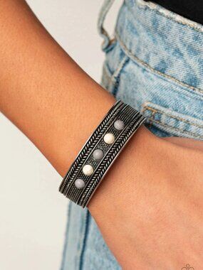 Paparazzi Jewelry Accessories - Quarry Quake - Silver Bracelet - Vintage